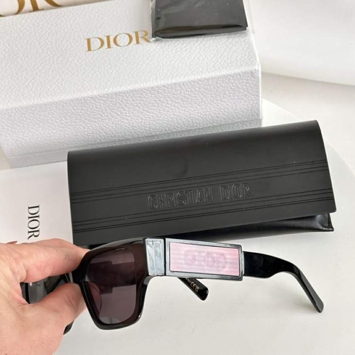 Picture of Dior Sunglasses _SKUfw77169616fw